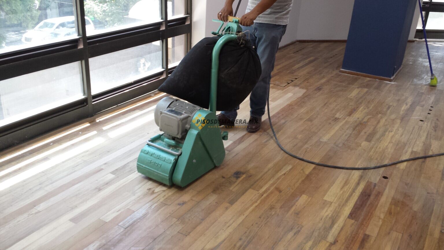 Pulidoras de Pisos de Madera Lijadoras de Madera en Venta y Renta.