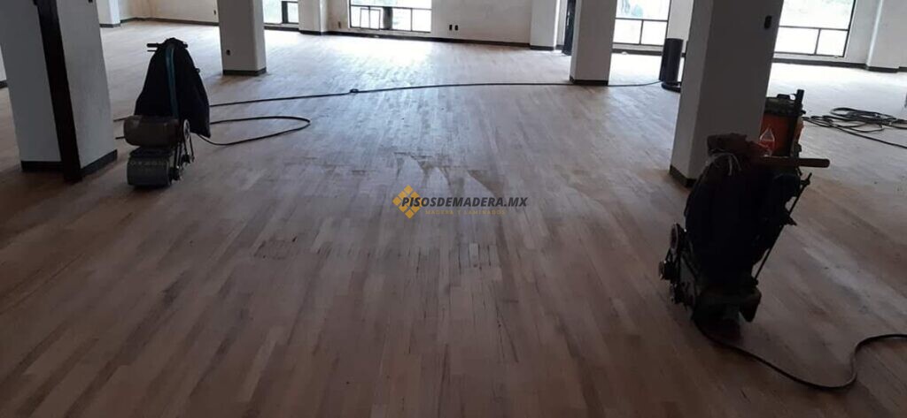 Servicios para Pisos - Instalación, Mantenimiento, Reparación. ¡Llámanos!